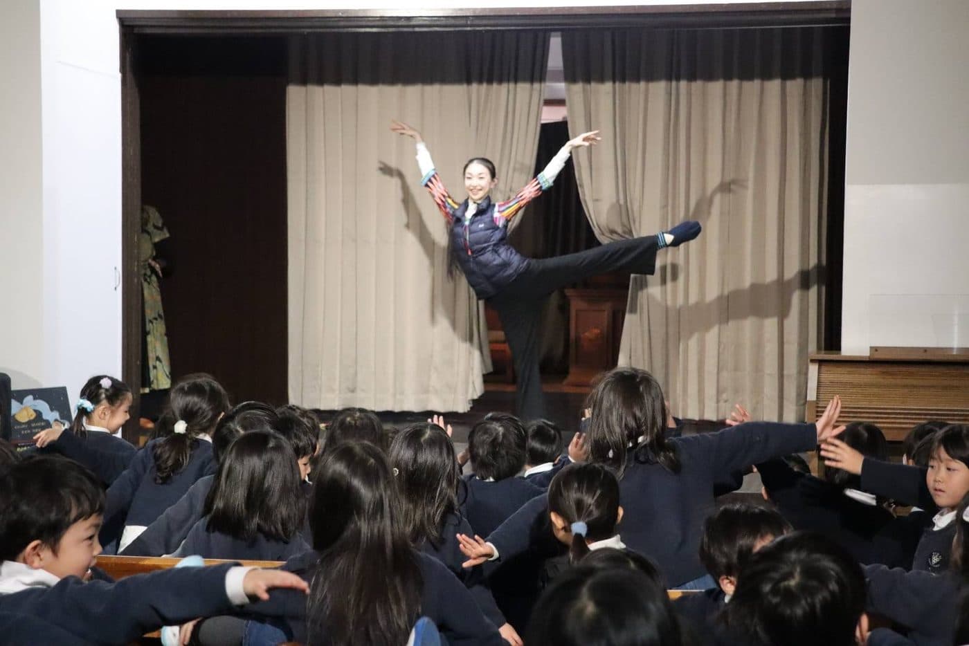 100年の歴史、素敵な教会で2公演 子供たちに、そして一般の方に