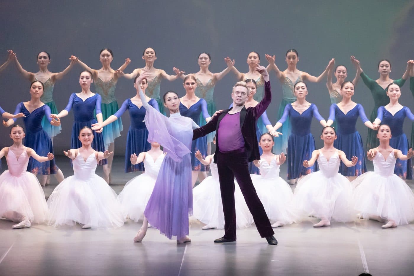 【プロデュース公演 100名がステージに】With Love from Malakhov