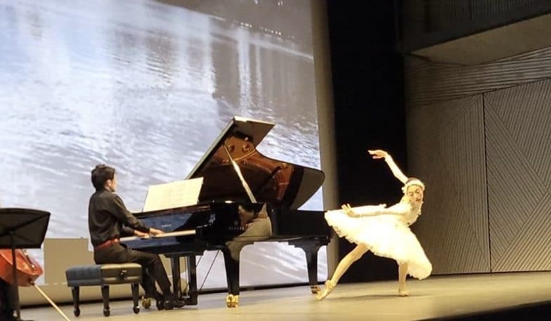 西神中央ホールで身近に伝えるコンサート、生演奏で
