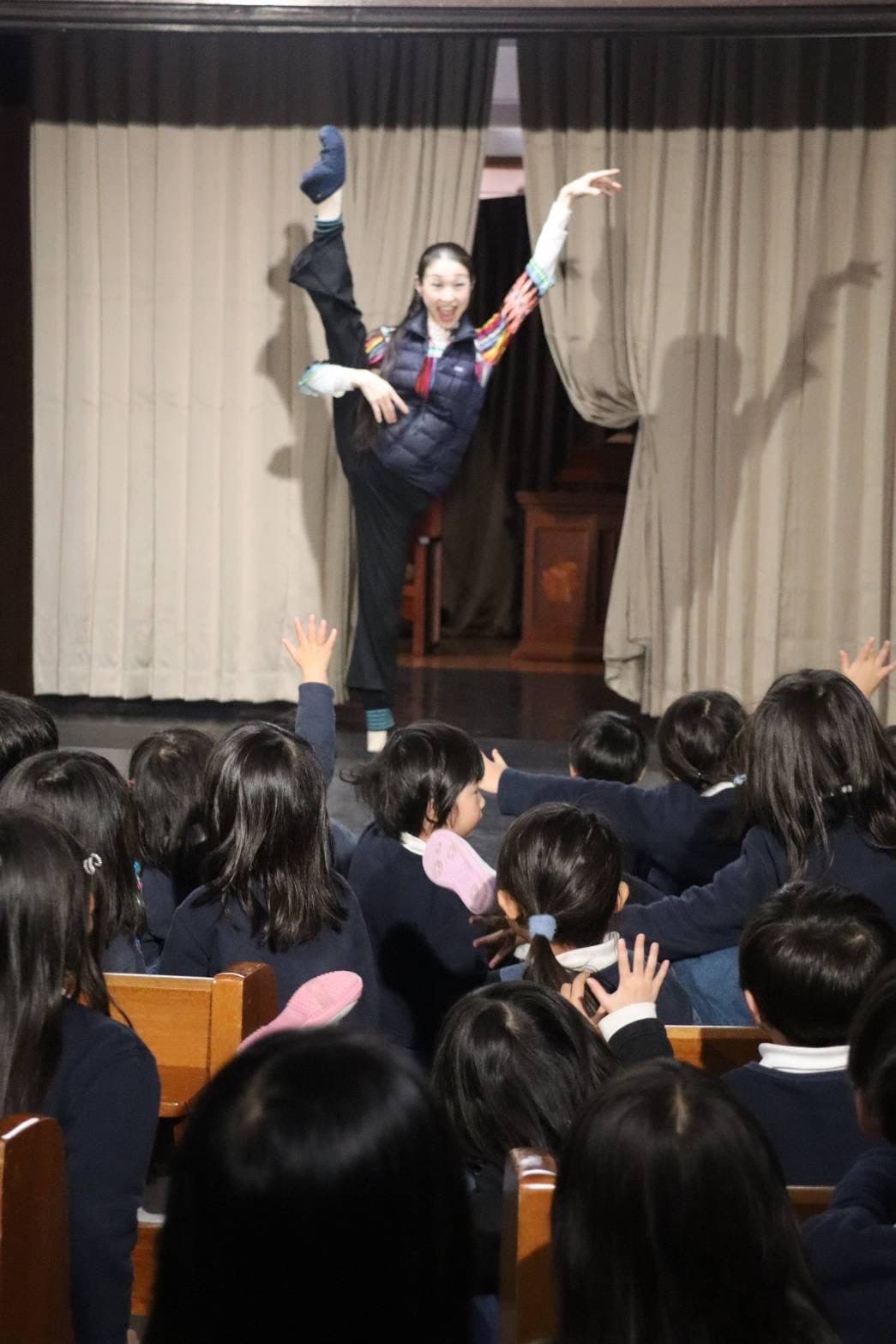100年の歴史、素敵な教会で2公演 子供たちに、そして一般の方に