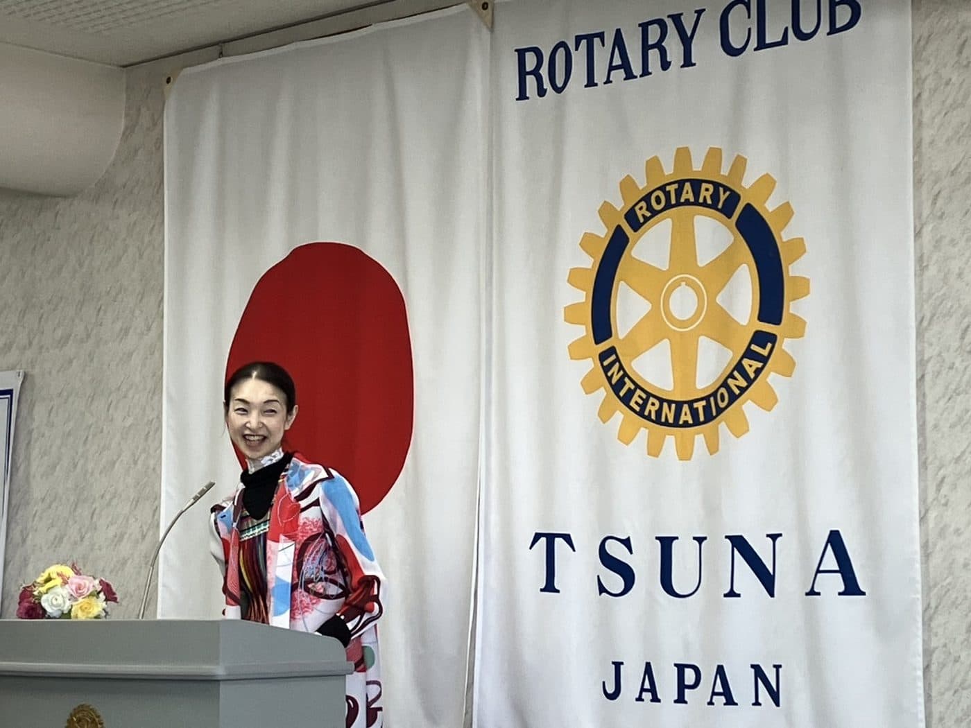 ロータリークラブで卓話と踊りの機会