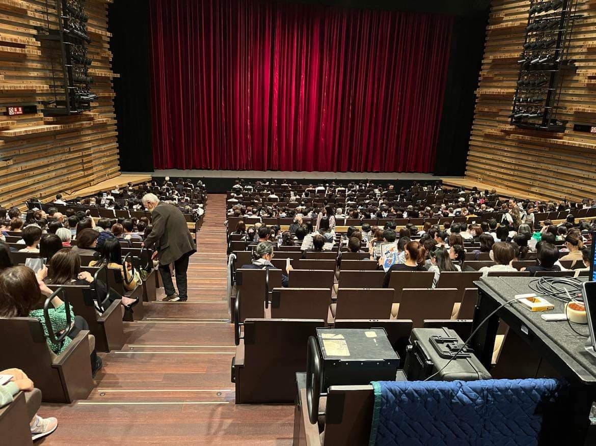 【プロデュース公演 100名がステージに】With Love from Malakhov